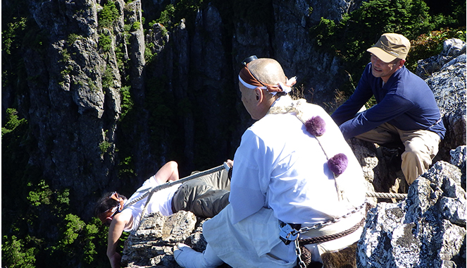 大峯修行体験 | 修行体験 | 金峯山修験本宗 総本山 金峯山寺